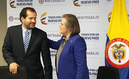 Ministra del Trabajo, Clara López, con Ricardo Villa , Director de Derechos Fundamentales.